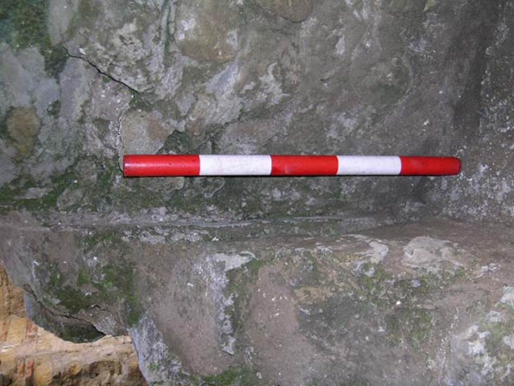 Ins Or II, 5, Herculaneum. May 2004. Detail of stove and dolium. Photo courtesy of Nicolas Monteix.
